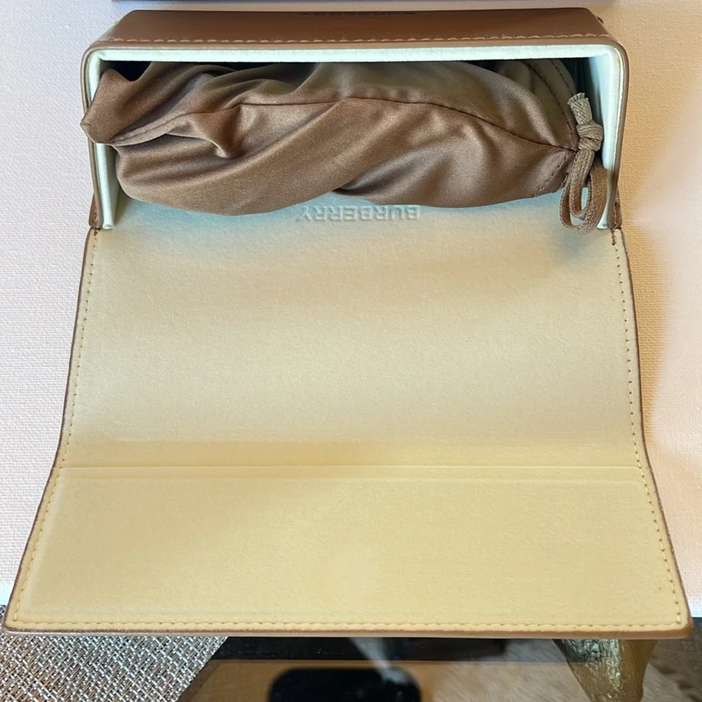 NIB BURBERRY SUNGLASSES 47-25-140 MADE IN ITALY - Picture 16 of 17